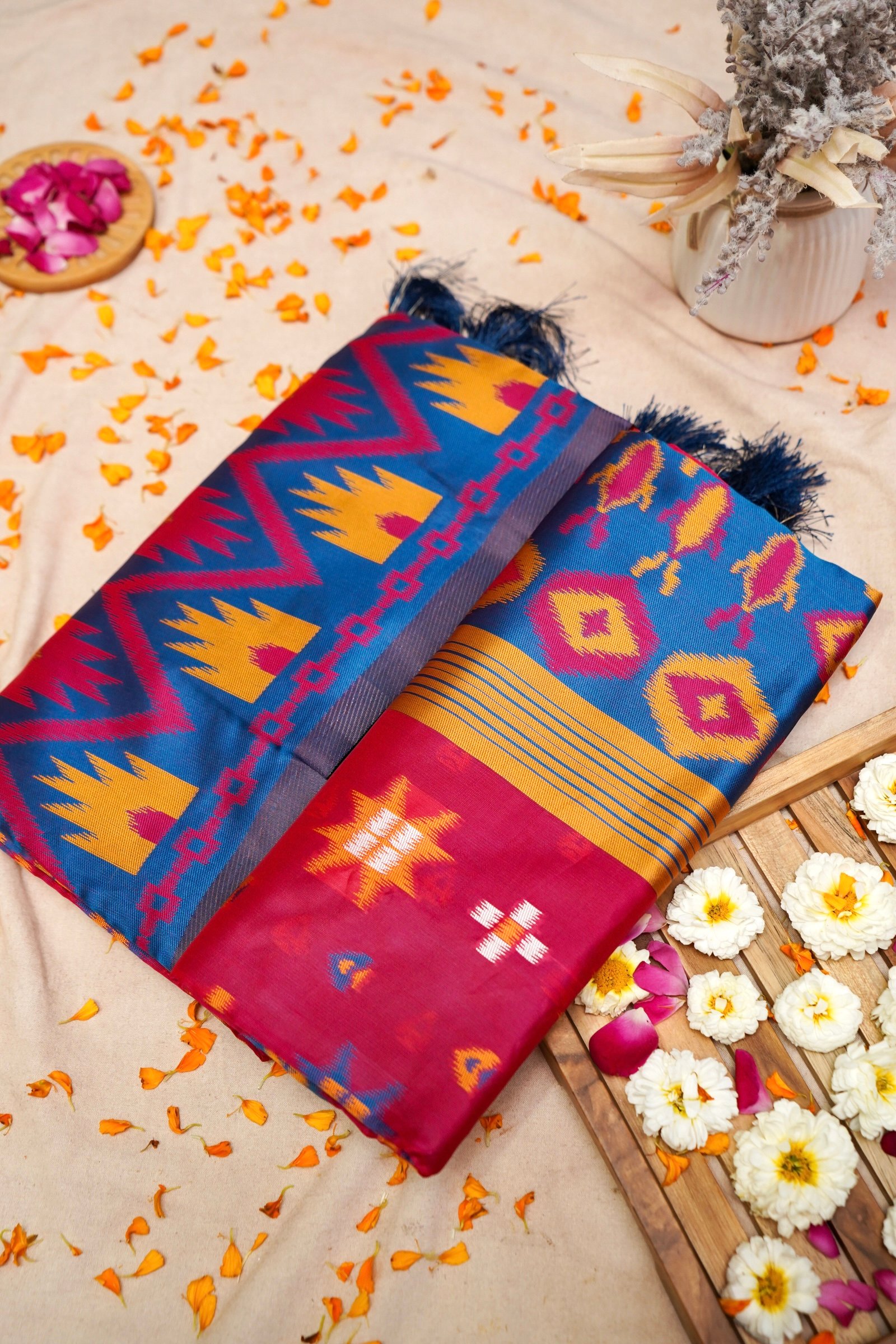 royal-blue-red-art-silk-patola-saree